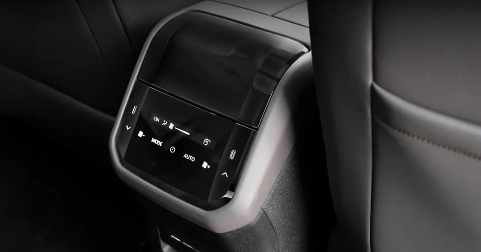 Rear passenger climate controls inside the CABBY VIP taxi